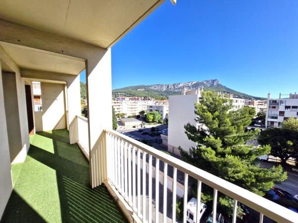 Appartement 3 chambres, balcons et parking