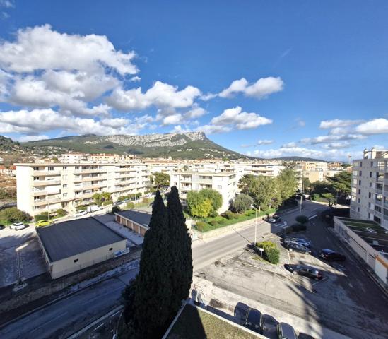 Appartement 3 chambres, balcons et parking