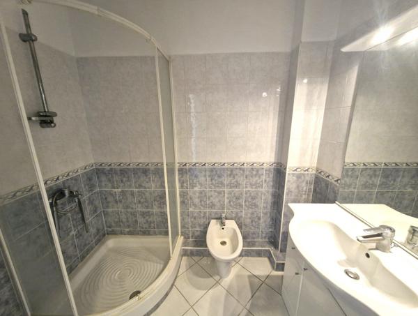 Appartement 3 chambres, balcons et parking