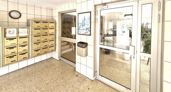 Appartement 3 chambres, balcons et parking