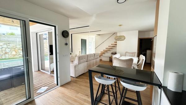 Maison Contemporaine avec Piscine - 5P - 135 m2 1 190 000 €