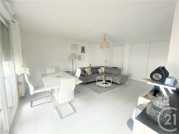 Appartement T3 à vendre  3 pièces - 66,10 m2 ST FONS - 69