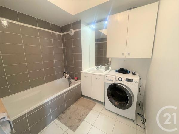 Appartement T3 à vendre  3 pièces - 66,10 m2 ST FONS - 69