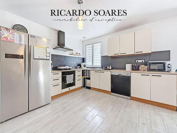 60700 PONT-SAINTE-MAXENCE (SARRON) - MAISON INDIVIDUELLE 115m2 / DPE B / VIVABLE DE PLAIN-PIED / 4 CHAMBRES /  3 SALLES DE BAIN / GARAGE / JARDIN