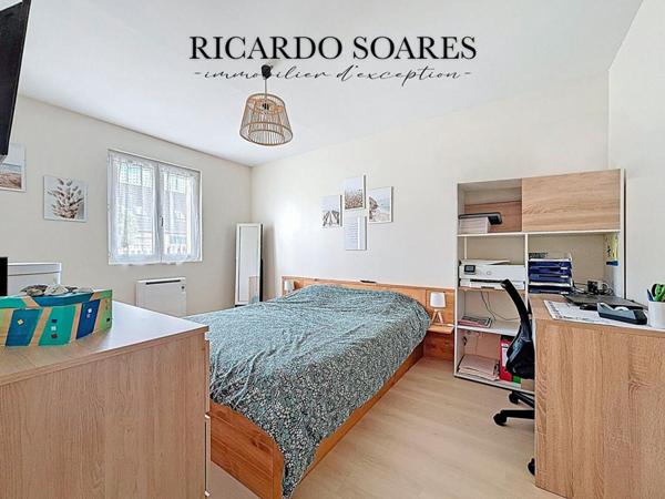 60700 PONT-SAINTE-MAXENCE (SARRON) - MAISON INDIVIDUELLE 115m2 / DPE B / VIVABLE DE PLAIN-PIED / 4 CHAMBRES /  3 SALLES DE BAIN / GARAGE / JARDIN