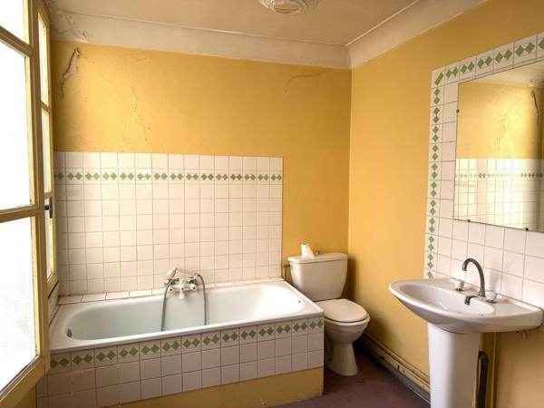 LOCAL COMMERCIAL ET APPARTEMENT CENTRE-VILLE NIORT