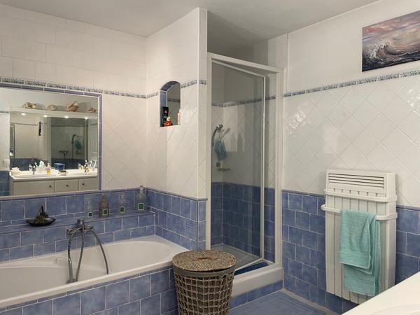 Cotignac (83570) COTIGNAC Magnifique maison de village avec une remise de 16m² et une belle cave voutée.