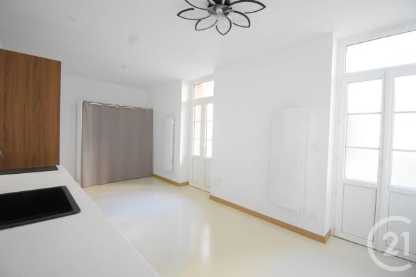 Appartement Studio à vendre  1 pièce - 20,93 m 2   VICHY  - 03