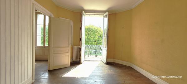 Jonzac (17500) RARE : APPARTEMENT DE 134 M² EN PLEIN COEUR DE VILLE DE JONZAC