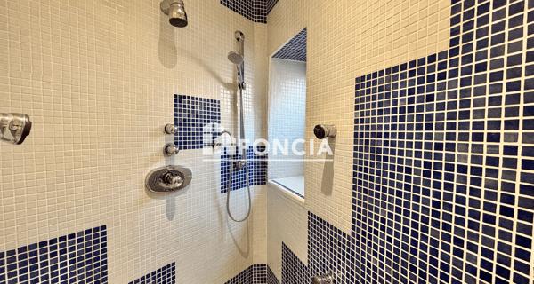 À vendre Maison 5 pièces 131 m² - Saint-laurent-d'aigouze 30220