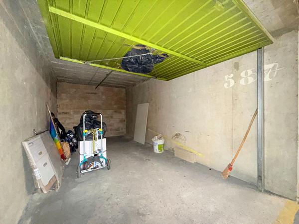 Parking / box 12 m2