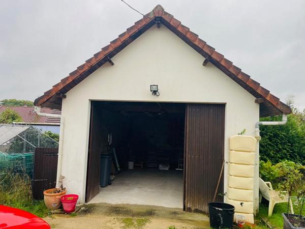 Maison Maintenon 6 pièce(s) 130 m2 avec sous-sol total, jardin, à 5 min a pied de la gare