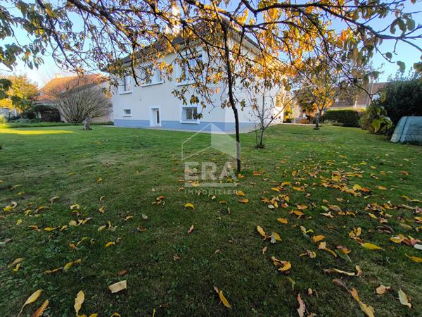 Quartier recherché - Maison de 120m² sur sous-sol - Proche commerces et transports.