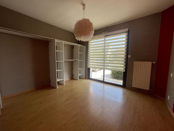 Maison à vendre à PLOEREN 3 chambres 1 bureau  commerces bus écoles