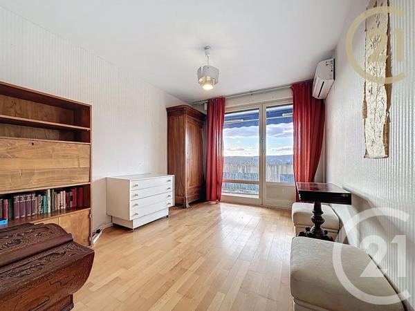 Appartement T5 à vendre  5 pièces - 111,84 m 2   MONTELIMAR  - 26