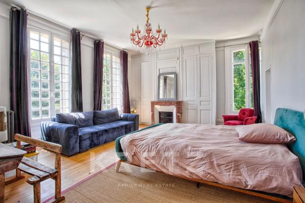 Manoir du XIXe entièrement restauré, piscine intérieure, parc arboré 2Ha avec étang,1h30 de Paris