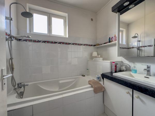 RARE : T3 DE 83 m² AVEC JARDIN PRIVATIF