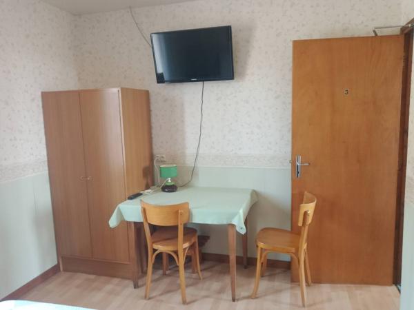 Très bel ensemble sur 6160m2 : Une affaire qui marche !!! 363 000 € H.A.I.*