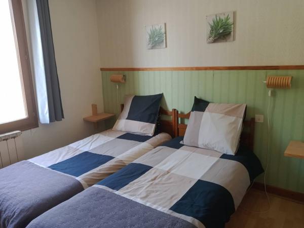 Très bel ensemble sur 6160m2 : Une affaire qui marche !!! 363 000 € H.A.I.*