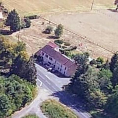 Très bel ensemble sur 6160m2 : Une affaire qui marche !!! 363 000 € H.A.I.*