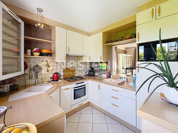 Maison  familiale 4 pièces 3 chambres avec 2 balcons et un jardin- 69500 BRON