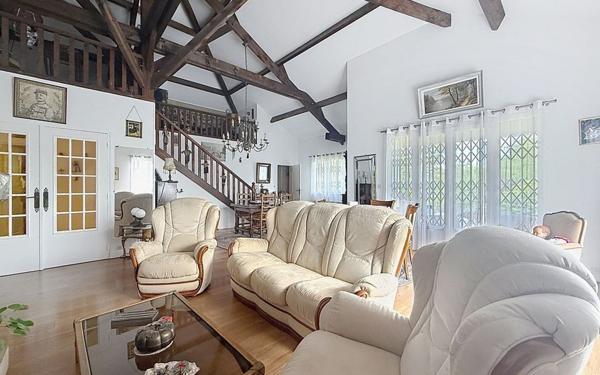 Maison à vendre    5 pièces • 122 m2 Villecresnes