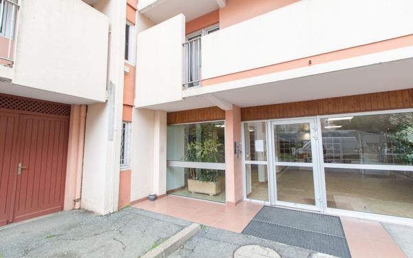 Appartement à louer    4 pièces •  Pau