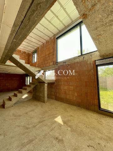 Maison 6 pièce(s) 2 chambre(s) 246 m²
