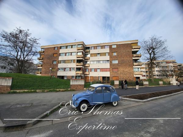 F4 avec Loggia au pied des transports.