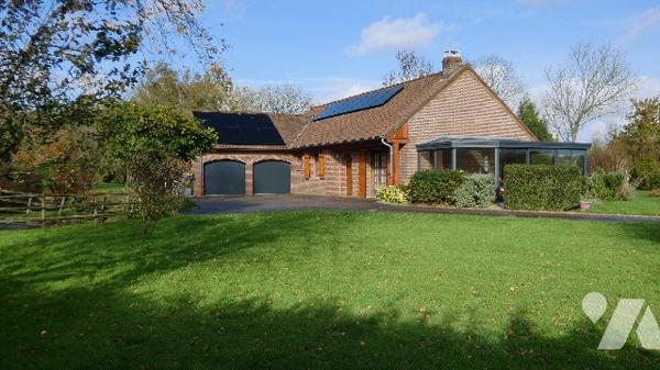 MAISON INDIVIDUELLE BATIE SUR 6748 m² de terrain (situé en zone constructible)