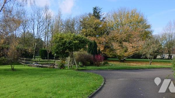 MAISON INDIVIDUELLE BATIE SUR 6748 m² de terrain (situé en zone constructible)