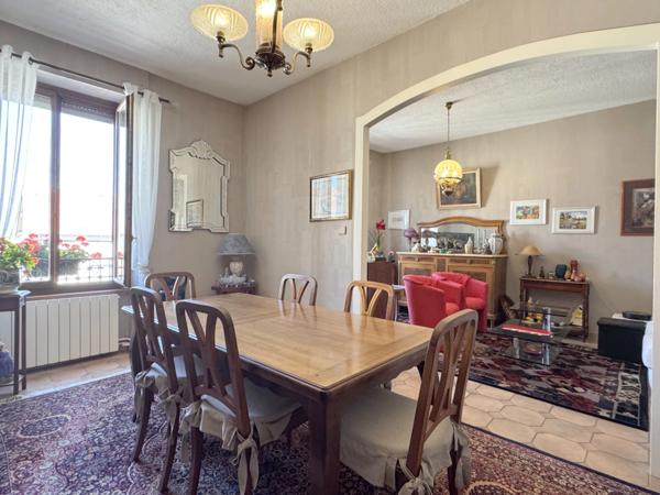 Appartement T5 dans immeuble de caractère