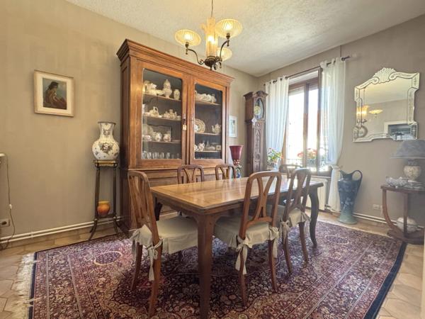 Appartement T5 dans immeuble de caractère