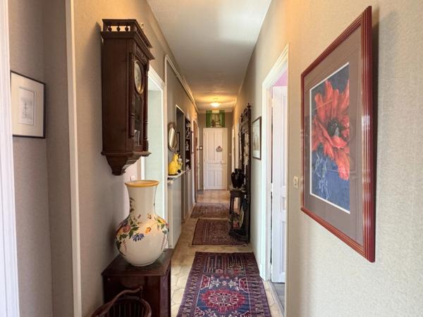 Appartement T5 dans immeuble de caractère