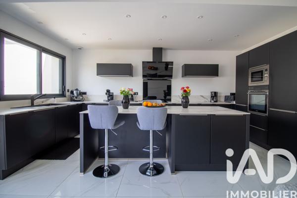 Maison à vendre 6 pièces 164 m² Nieul-sur-Mer