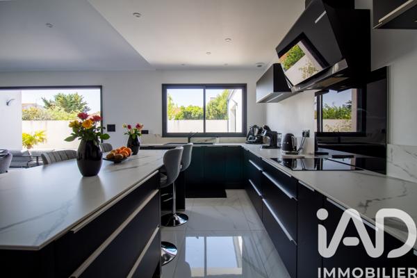 Maison à vendre 6 pièces 164 m² Nieul-sur-Mer