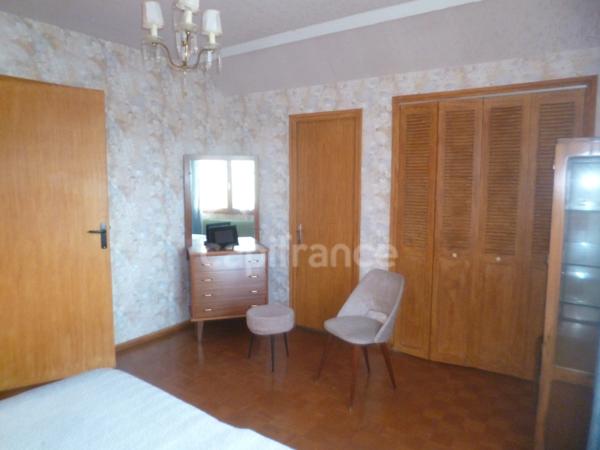 Maison à vendre 6 pièces, 4 chambres, sous-sol 2 garages PREMERY (58)