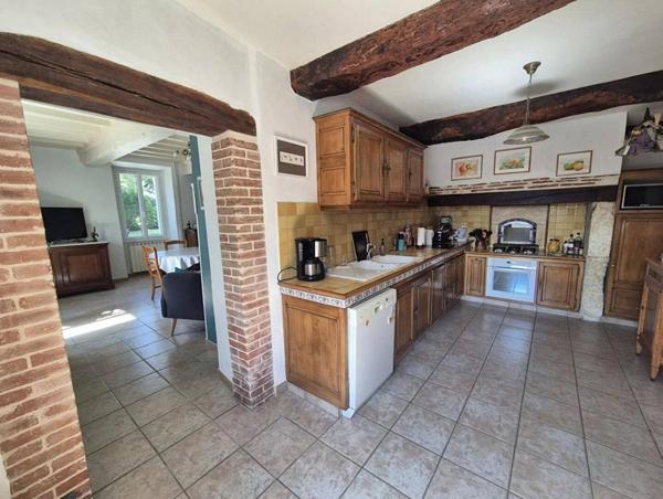 Belle propriété de 400m2 avec piscine et terrain