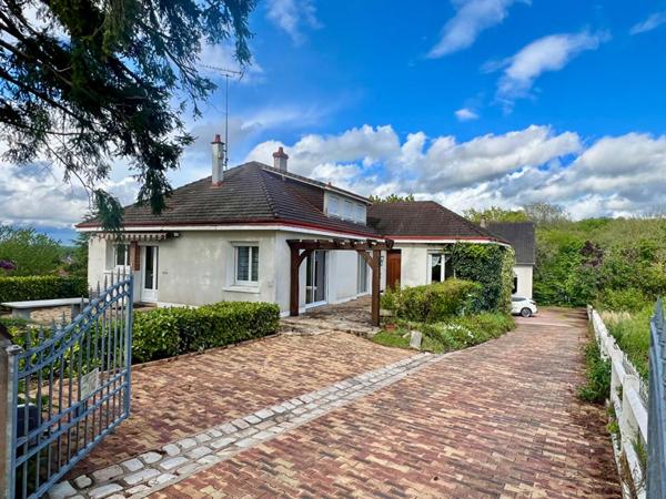 ENSEMBLE IMMOBILIER  MAISON + GARAGES ATELIERS