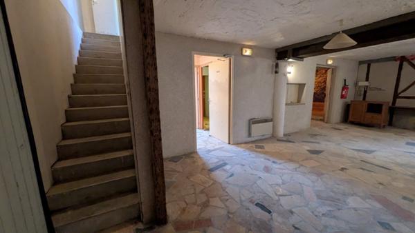 ENSEMBLE IMMOBILIER  MAISON + GARAGES ATELIERS