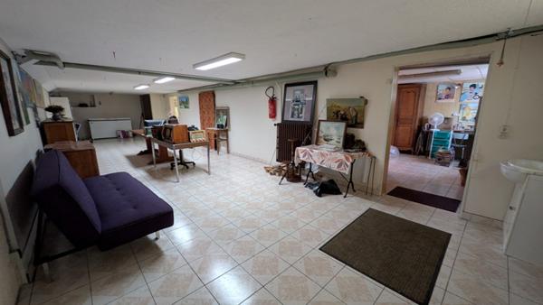 ENSEMBLE IMMOBILIER  MAISON + GARAGES ATELIERS