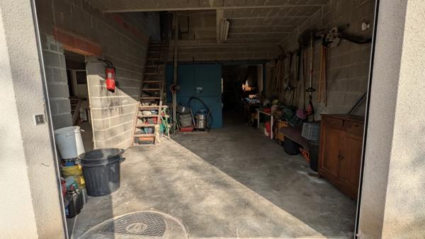 ENSEMBLE IMMOBILIER  MAISON + GARAGES ATELIERS