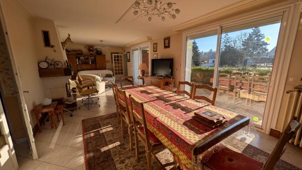 ENSEMBLE IMMOBILIER  MAISON + GARAGES ATELIERS