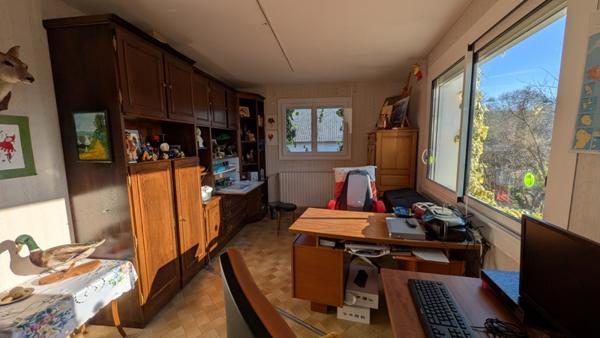 ENSEMBLE IMMOBILIER  MAISON + GARAGES ATELIERS