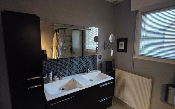 Maison à vendre    5 pièces •  Eu