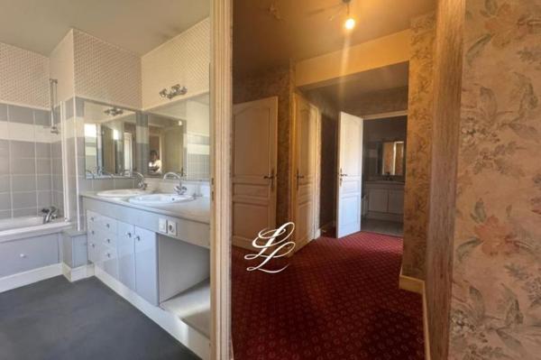 Vente - Appartement 5 pièces 136 m 2 LE MANS (72000)