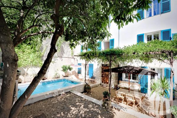 Maison à vendre  9 pièces - 270 m 2   PIGNANS  - 83