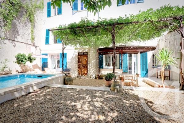 Maison à vendre  9 pièces - 270 m 2   PIGNANS  - 83