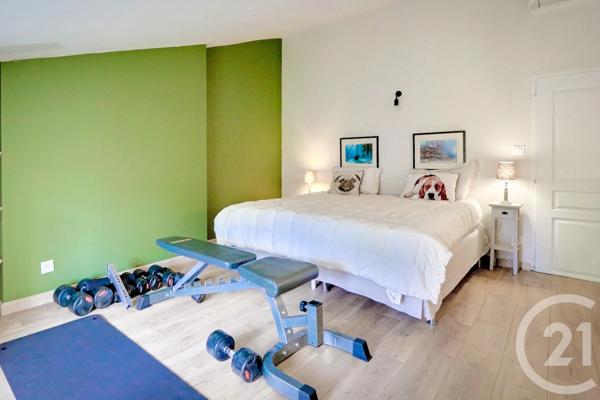 Maison à vendre  9 pièces - 270 m 2   PIGNANS  - 83
