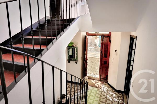 Maison à vendre  9 pièces - 270 m 2   PIGNANS  - 83